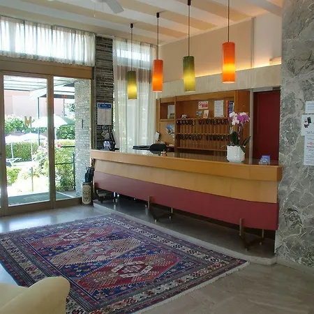 米拉马尔酒店 酒店 西尔米奥奈